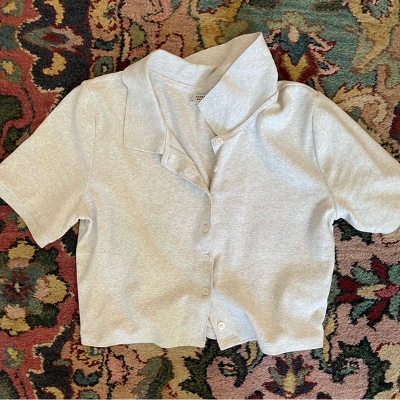 Aritzia Sunday Best grey collared t shirt - Picture 4 of 5